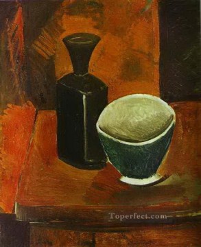 monochrome black white Painting - Green Bowl and Black Bottle 1908 cubism Pablo Picasso